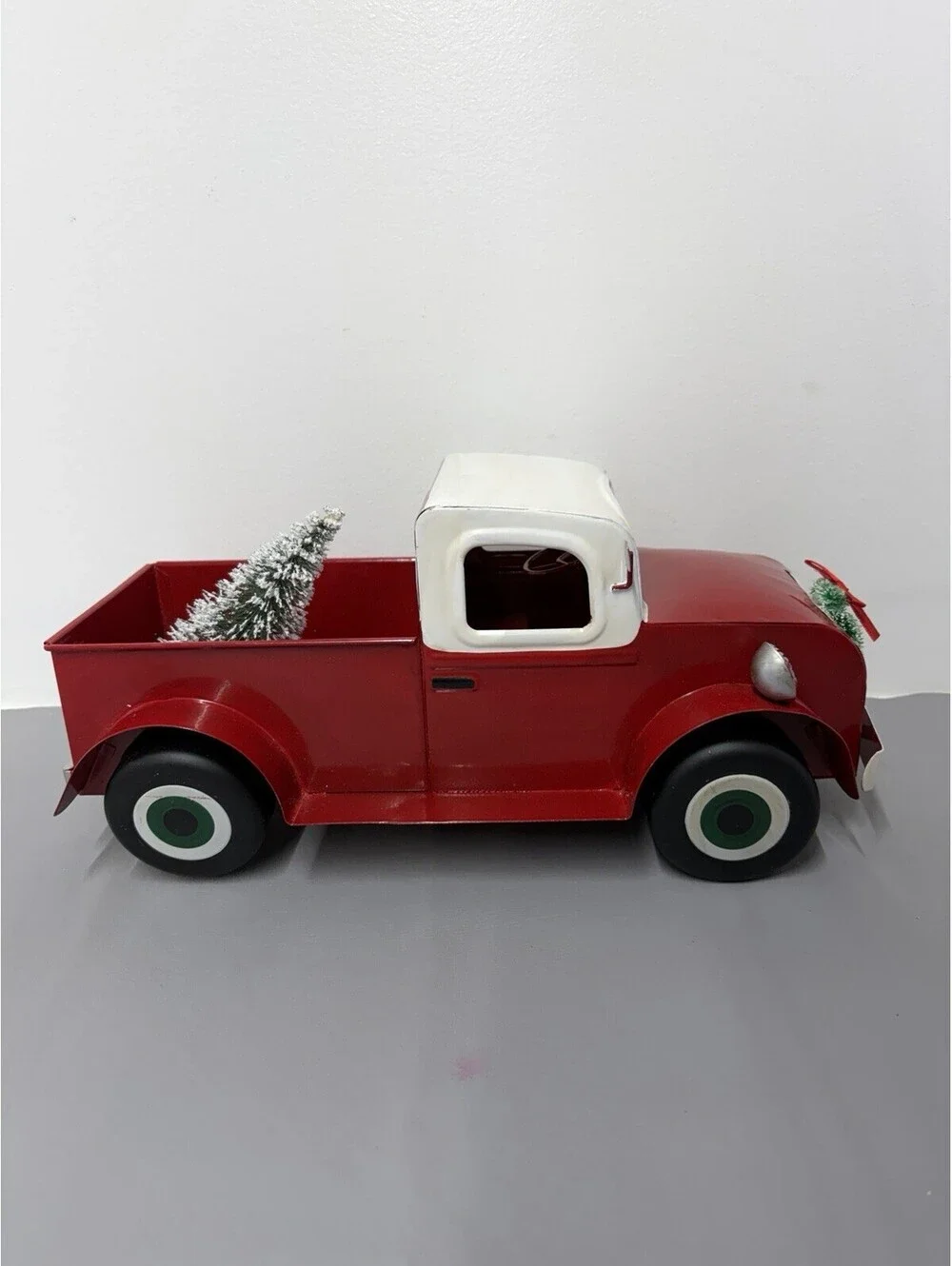 Christmas Truck Decor 15